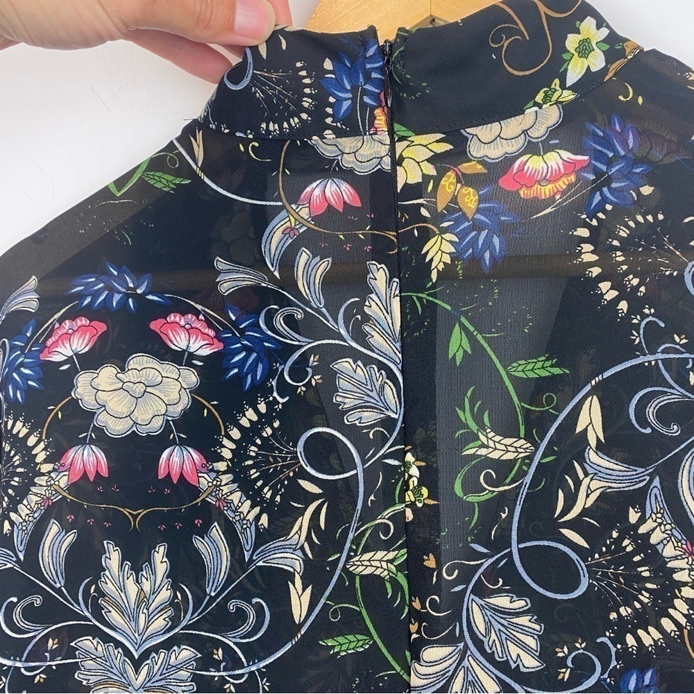 LUCCA • floral v neck choker blouse - Picture 10 of 15